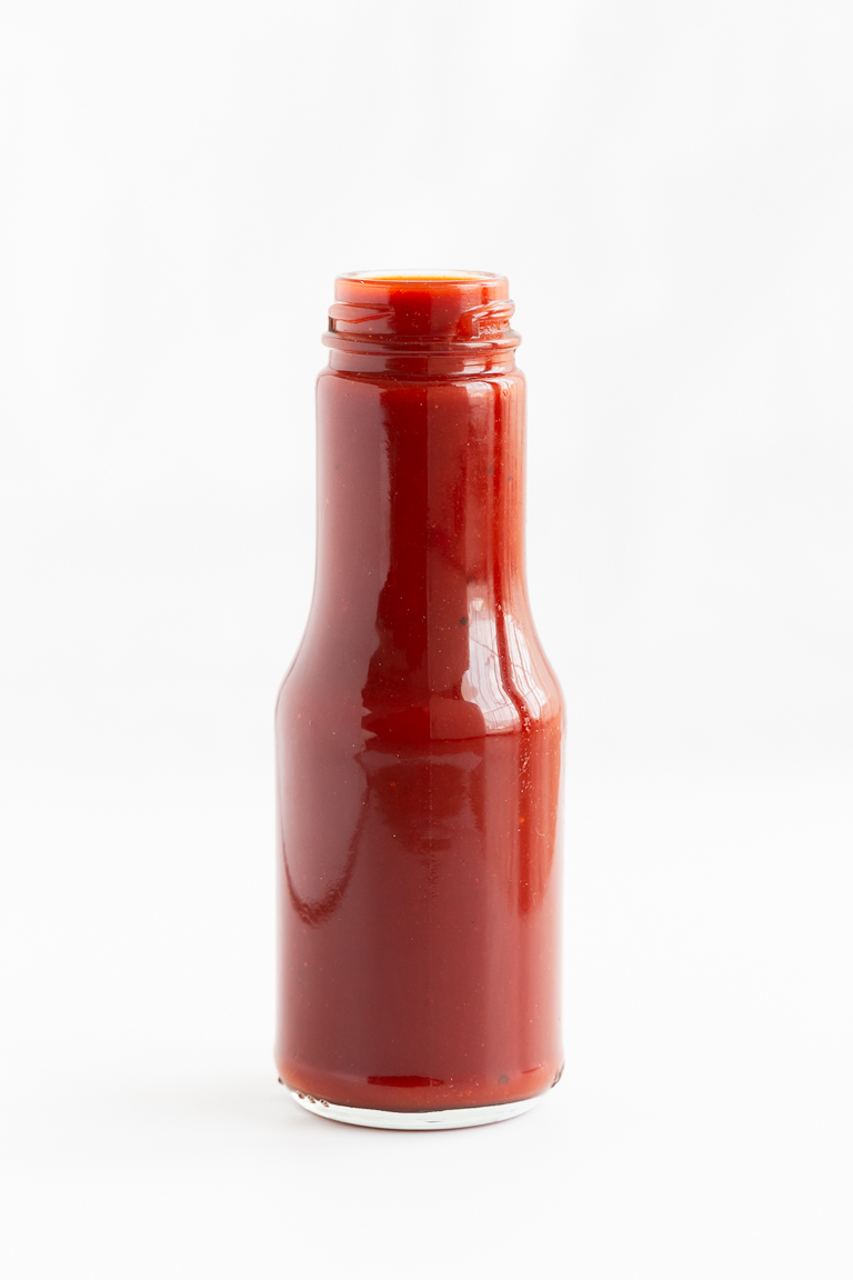 Healthy Barbecue Sauce - Homemade healthy barbecue sauce, made with just 10 ingredients in 20 minutes! Perfect for fries, burgers, marinades, dipping, grilling, and just about everything else. #vegan #glutenfree #simpleveganblog