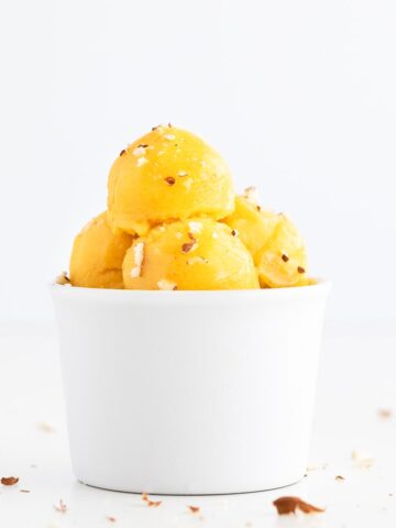 How To Make Sorbet. - Learn how to make sorbet at home with any fruit. It only requires 4 ingredients: fresh fruit, water, dates (or any sweetener) and lemon juice. #vegan #glutenfree #simpleveganblog