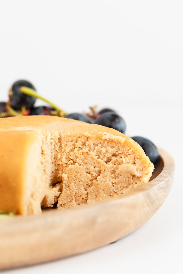 Macadamia Nut Cheese. - This macadamia nut cheese is one of my favorite vegan cheeses, only requires 8 ingredients and is ready in 10 minutes. It's the perfect appetizer or snack! #vegan #glutenfree #simpleveganblog