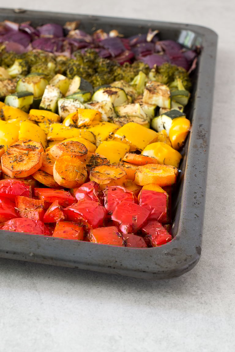 Oil Free Rainbow Roasted Vegetables - These oil free rainbow roasted vegetables are so delicious, healthy, low in fat and easy to make. It's one of my favorite side dish recipes!